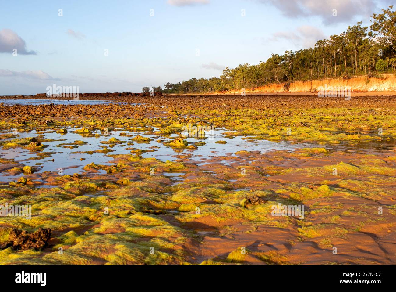 Regenbogenklippe (Banambarrna) Stockfoto