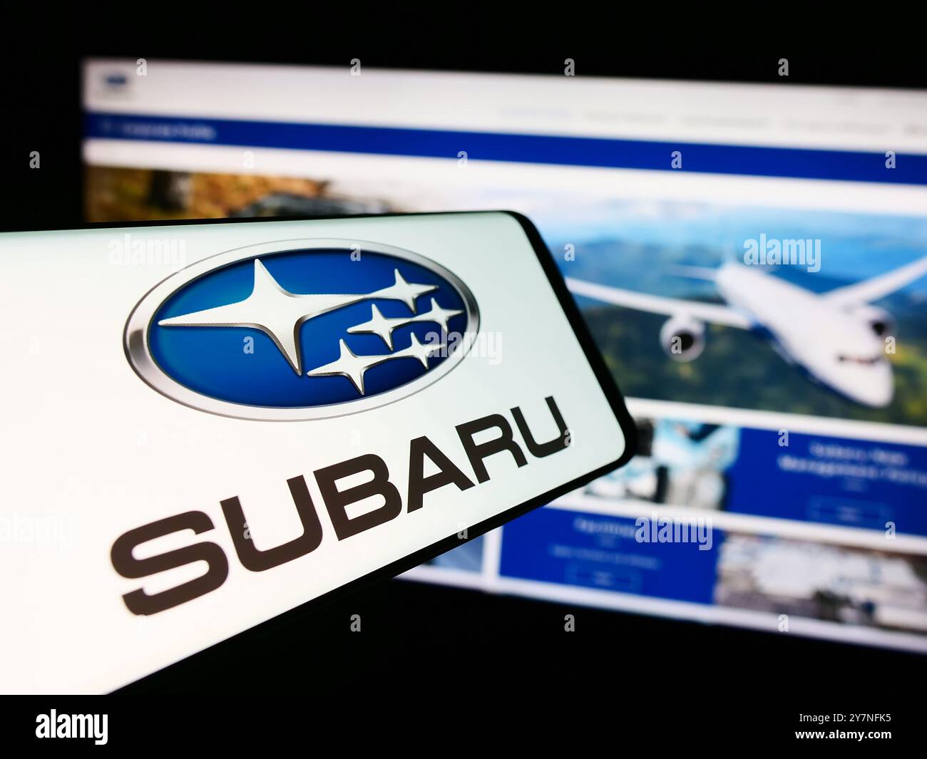 Deutschland. September 2024. In dieser Abbildung ist ein Mobiltelefon mit dem Logo der japanischen Firma Subaru Corporation vor der Business-Website zu sehen. Quelle: SOPA Images Limited/Alamy Live News Stockfoto