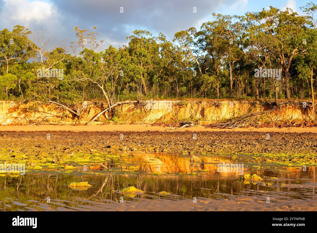 Regenbogenklippe (Banambarrna) Stockfoto