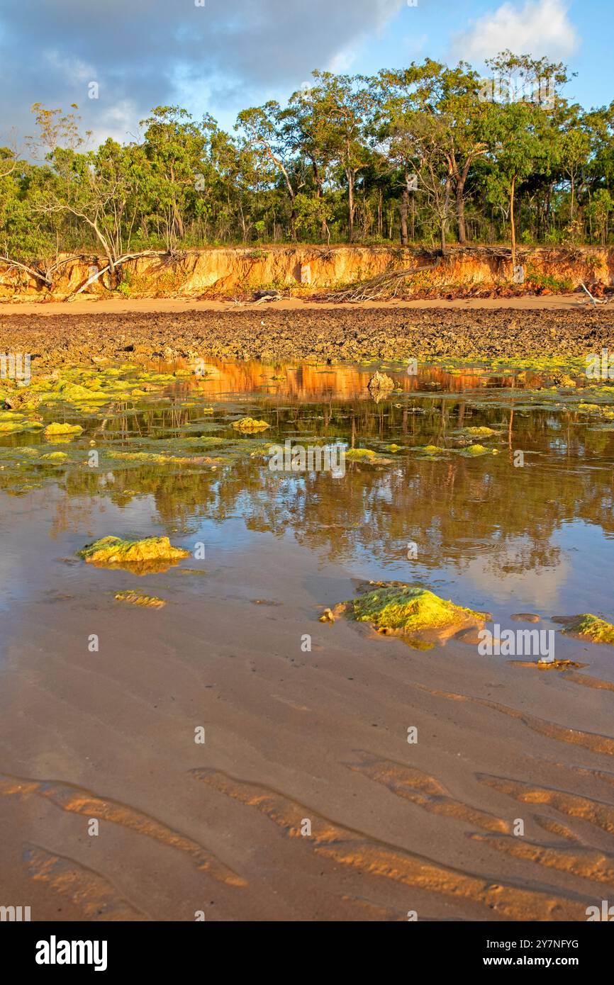 Regenbogenklippe (Banambarrna) Stockfoto