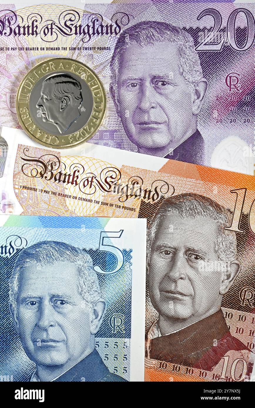 Karl III. Britische Währung (2024) 20 £, 10 £, 5 £ Banknoten und 1 £ Münze Stockfoto