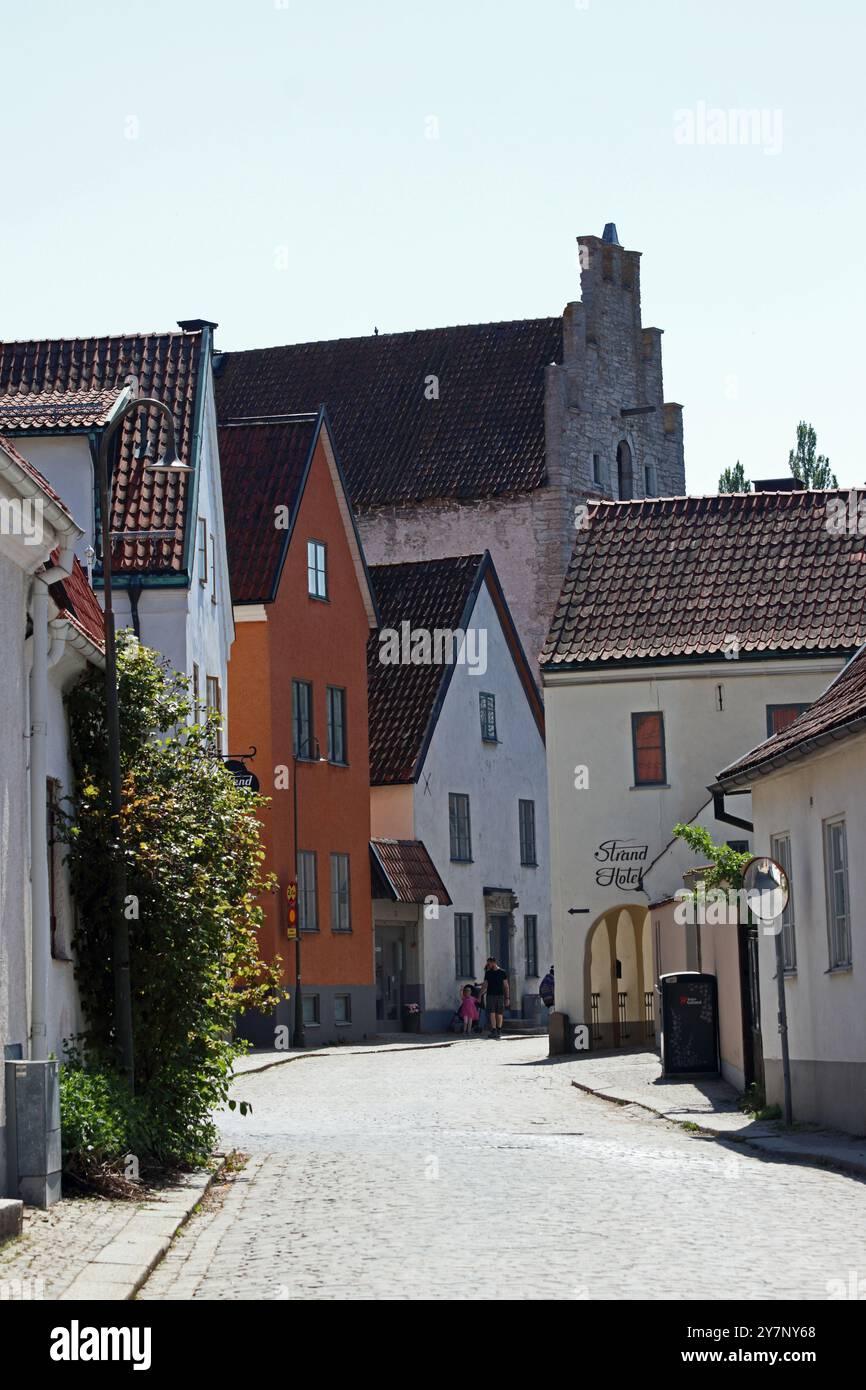 Blick auf die Strandgatan Street, Visby, Gotland, Schweden Stockfoto