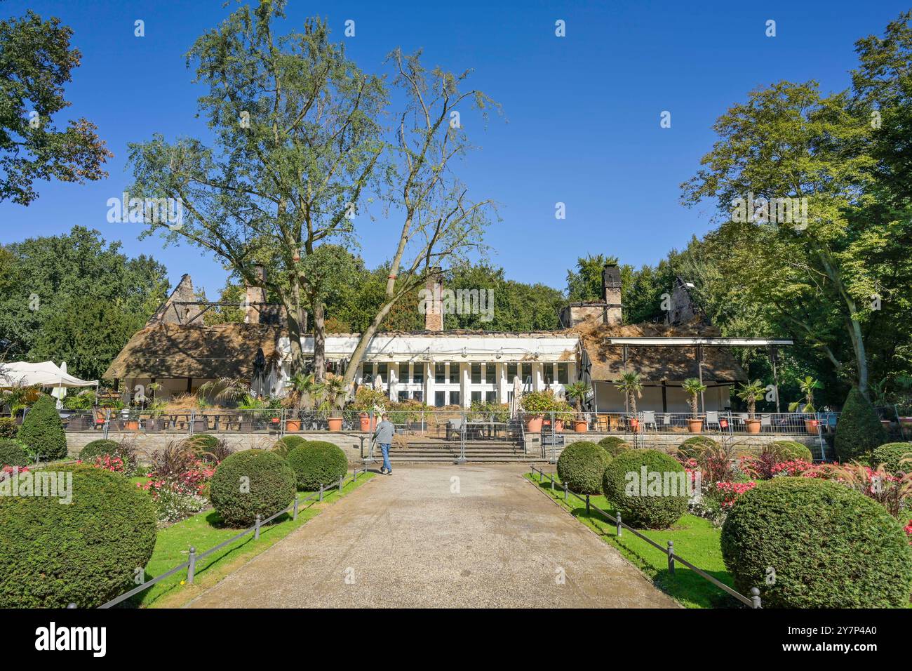 Ruine, ausgebranntes Teehaus, Englischer Garten, Park, großer Tiergarten, Tiergarten, Mitte, Berlin, Deutschland, Ruine, ausgebranntes Teehaus, englischer Garte Stockfoto