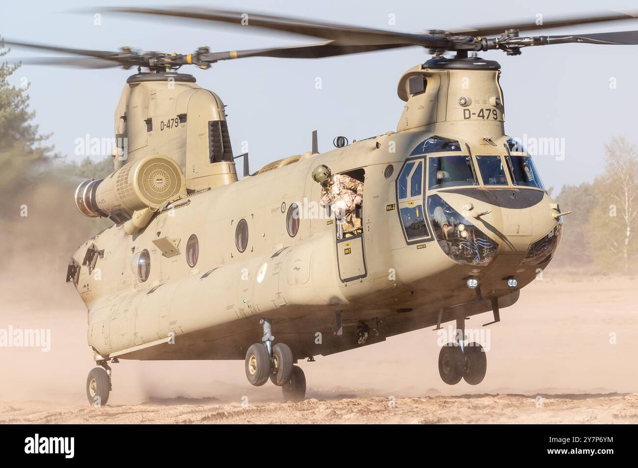 Ein Boeing CH-47F Chinook Militärtransporthubschrauber der Royal Netherlands Air Force. Stockfoto