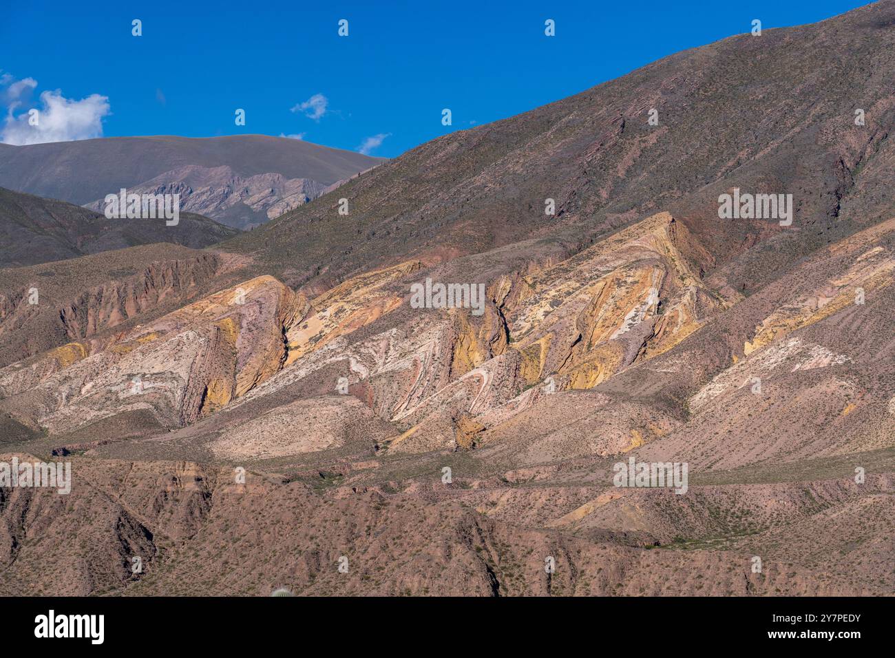 Die farbenfrohe Paleta del Pintor oder Malerpalette im Humahuaca Valley oder Quebrada de Humahuaca in Argentinien. Stockfoto