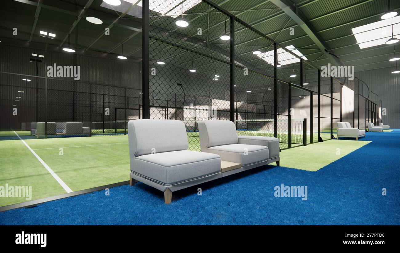 Close-up-Sofa auf Padel Tennisplätzen. Im Hangar-Gebäude Stockfoto