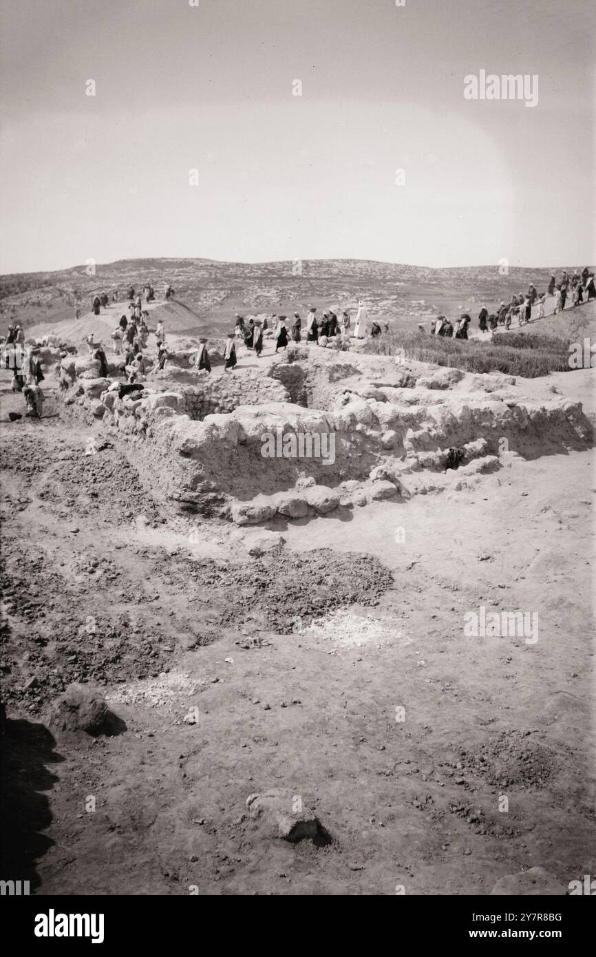 Vintage-Foto von archäologischen Stätten in den Ruinen von Beth Shemesh. Palästina. 1898-1940 Stockfoto