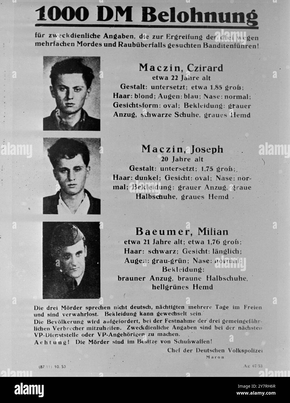 Das I.N.P.-Foto zeigt einen ostdeutschen Polizeischein, der eine Belohnung von 1.000 Mark für die drei entflohenen Tschechen anbietet. Sie sind: Czirard Maczin, 22 Jahre alt, sein Bruder Joseph Maczin, 20 Jahre alt, und Milian Baeumer, 21 Jahre alt. 133/PJ/72415 International News Photos Stockfoto