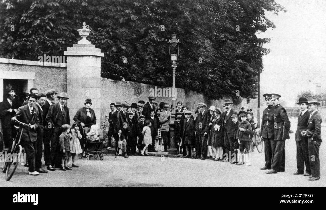 Ermordet am Sonntag, 10. Juli 1927: Herr Kevin O'Higgins, Minister für Justiz und Außenbeziehungen im irischen Freistaat. Der Ort, an dem der Ermordete gefallen ist. Stockfoto