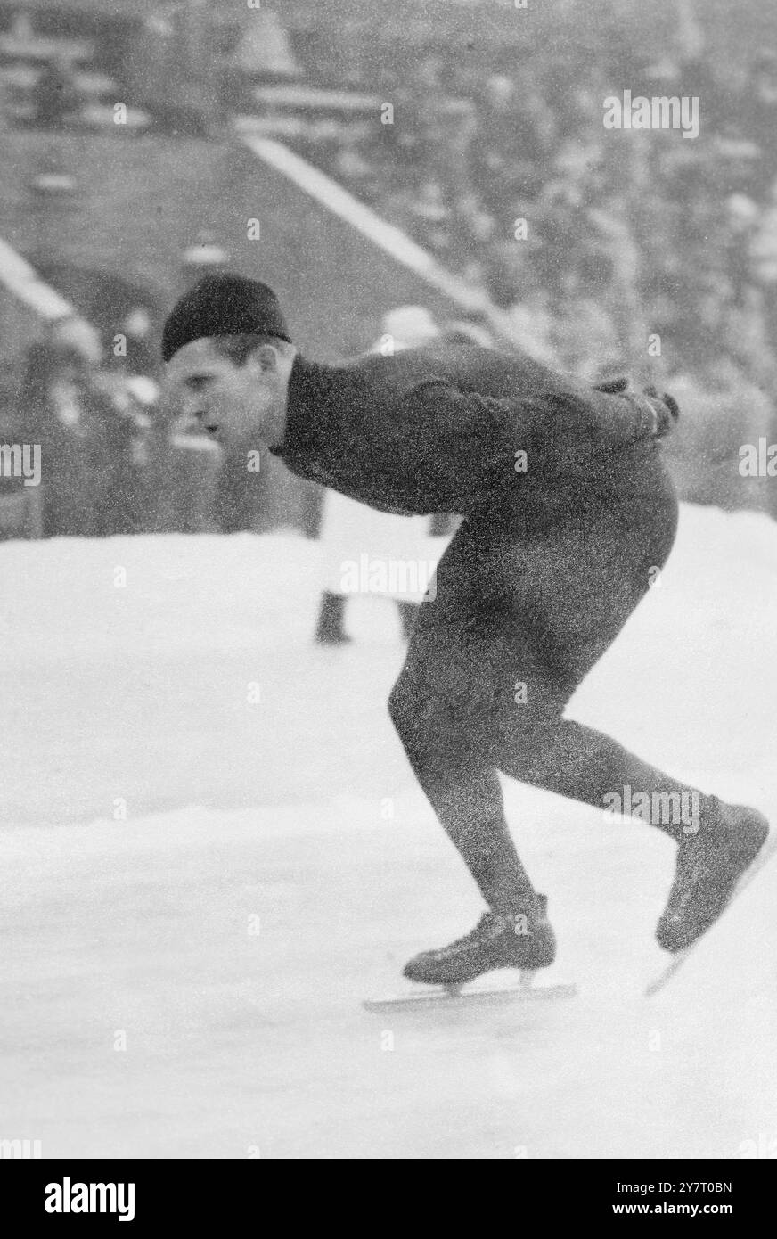 OLYMPISCHE WINTERSPIELE IN OSLO, NORWEGEN. 20-2-52 I.N.P. FOTOSHOWS: Jozsef Merenyi von Ungarn in den 10.000 Metern im Bislett-Stadion, Oslo, gestern. Bild von J. Waldorf. INTERNATIONALE NACHRICHTEN Phoros. D/59941 Stockfoto