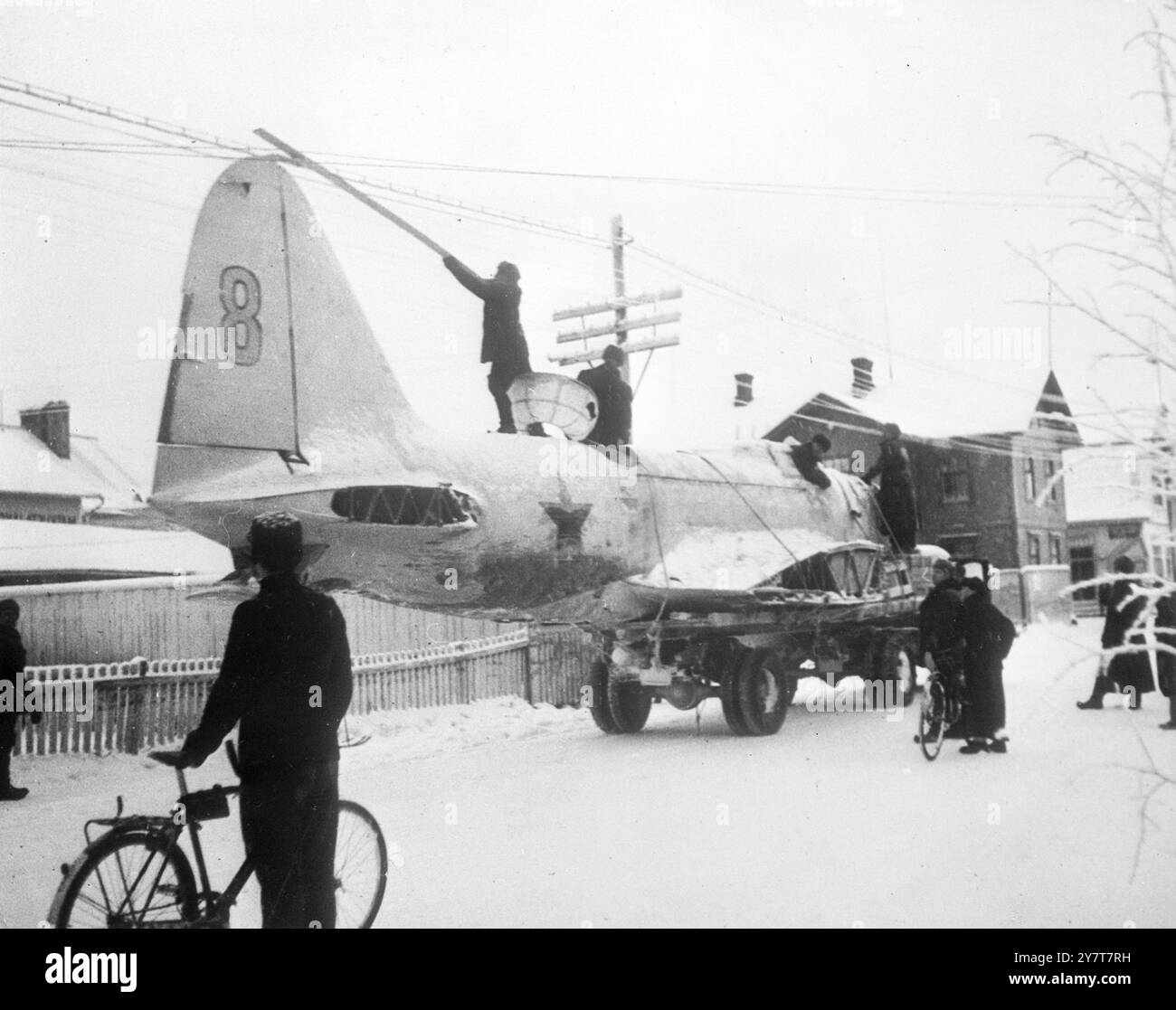 Russisches Bomberflugzeug von finnischen TruppenfinnFinnland - 1940 Stockfoto