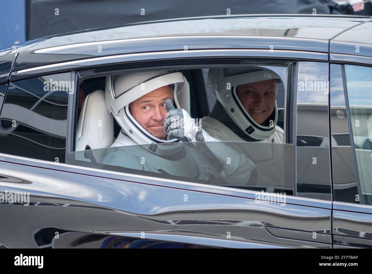 NASA-Astronaut Nick Hague Daumen hoch Stockfoto