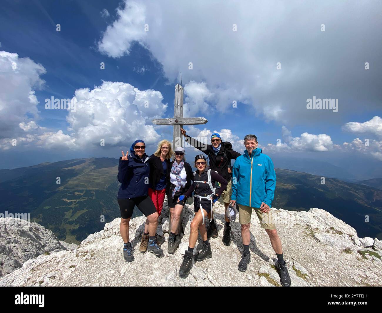 Wandergruppe auf dem Kleinen Peitlerkofel Stockfoto