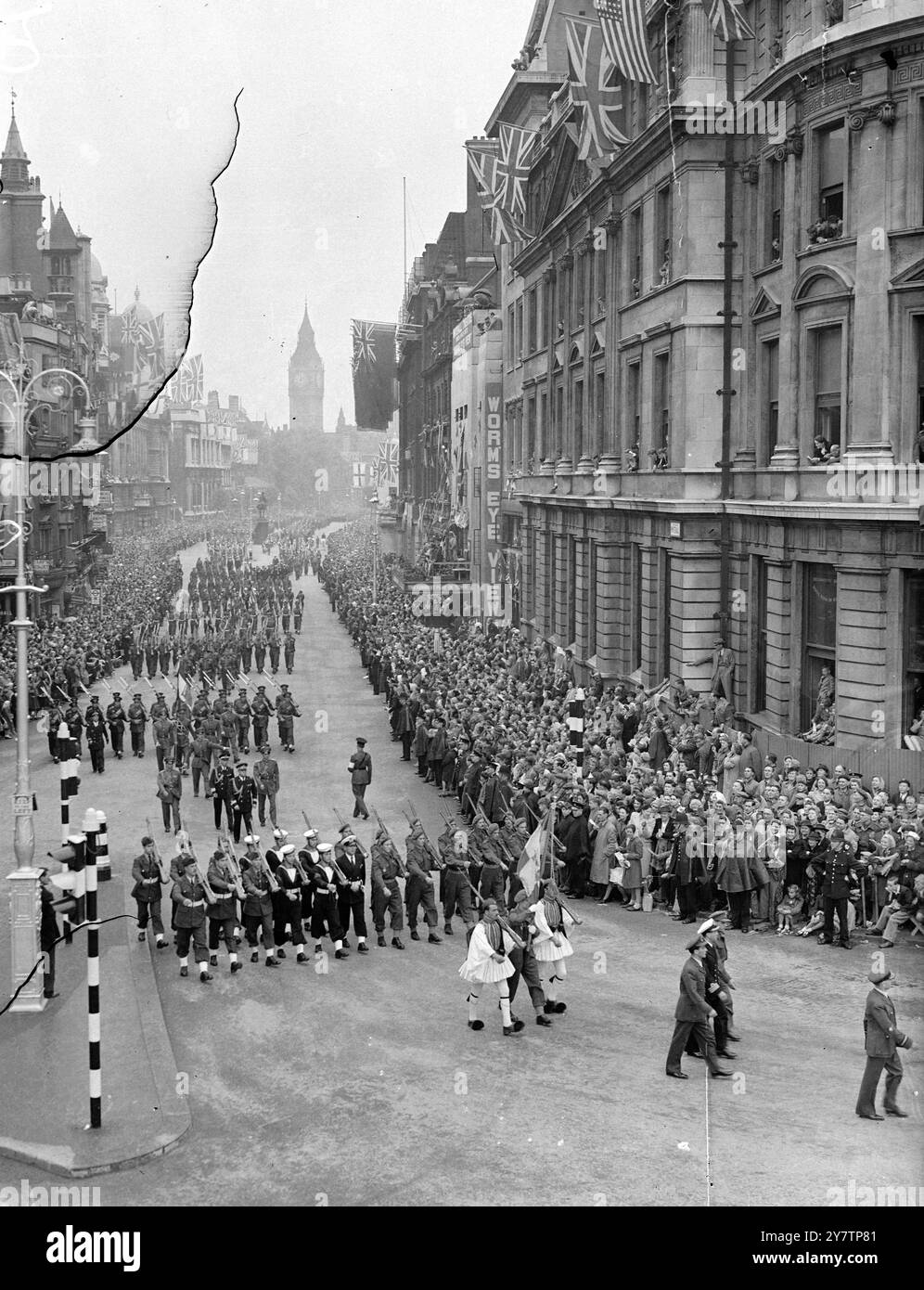 Die Londoner Siegesfeier 1946 waren die Siegesfeier 1946 des britischen Commonwealth, des Empire und der Alliierten nach der Niederlage von Nazi-Deutschland und Japan im Zweiten Weltkrieg Stockfoto