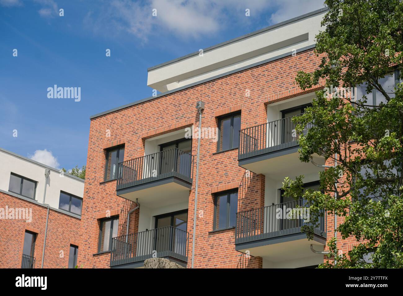 Moderne Wohnsiedlung, südlicher Teil der Insel Eiswerder, Hakenfelde, Spandau, Berlin, Deutschland, moderne Wohnbebauung, Südteil der Inse Stockfoto