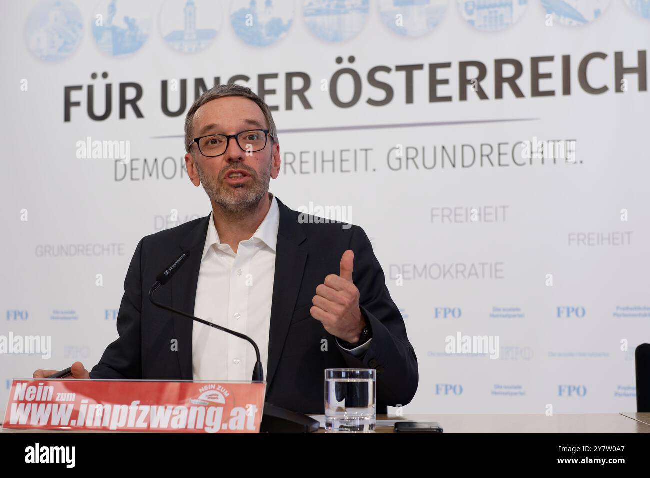 Wien, Österreich. Mai 2021. Pressekonferenz mit Clubvorsitzendem Herbert Kickl (FPÖ) zu aktuellen Themen im FPÖ-Medienzentrum Stockfoto