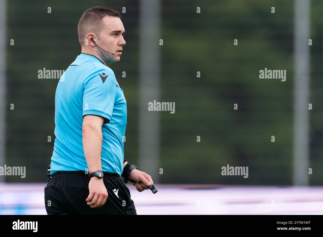 Eindhoven, Niederlande. Oktober 2024. EINDHOVEN, NIEDERLANDE - 1. OKTOBER: Schiedsrichter Kevin O'Sullivan beim Spiel der UEFA Youth Champions League 2024/25 zwischen PSV Eindhoven und Sporting Clube de Portugal am PSV Campus de Herdgang am 1. Oktober 2024 in Eindhoven, Niederlande. (Foto: Joris Verwijst/BSR Agency) Credit: BSR Agency/Alamy Live News Stockfoto