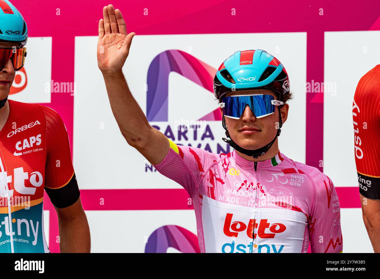 Jarno Widar - Lotto Dstny in rosa Jersey bei Giro NextGen Stockfoto
