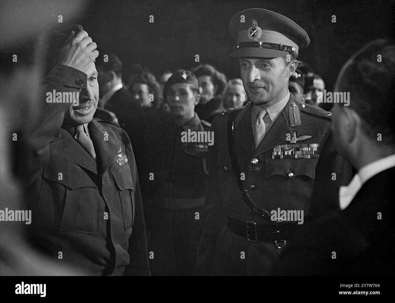Oberstleutnant Sir Frederick A.M. Browning, der, wie gestern offiziell bekannt gegeben wurde, am 1. Januar sein Amt als Kontrolleur und Schatzmeister des Haushalts von Prinzessin Elizabeth antreten wird, nachdem sie mit Lieutenant Mountbatten verheiratet war. Lieutenant Colonel Browning, 49 Jahre alter Veteran zweier Weltkriege, ist zurzeit Militärsekretär des Kriegsministers. 1932 heiratete er Miss Daphne du Maurier, die berühmte Schriftstellerin, die einen Sohn und zwei Töchter hat. Col Browning war immer ein leidenschaftlicher Armeemann und Sportler und nahm in seiner Jugend an den Olympischen Spielen Teil. Zwischen 1943-1944 war er für die Ausbildung der Th verantwortlich Stockfoto