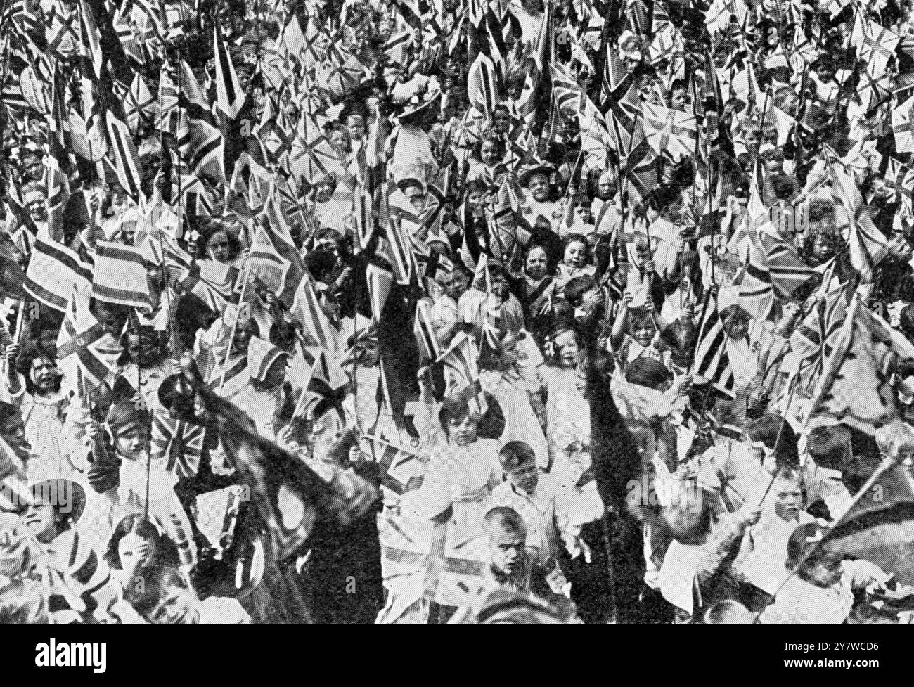 Flags of the Empire and Empire Makers of the Future : Eine typische Szene in London am Empire Day .29 Mai 1909 Stockfoto