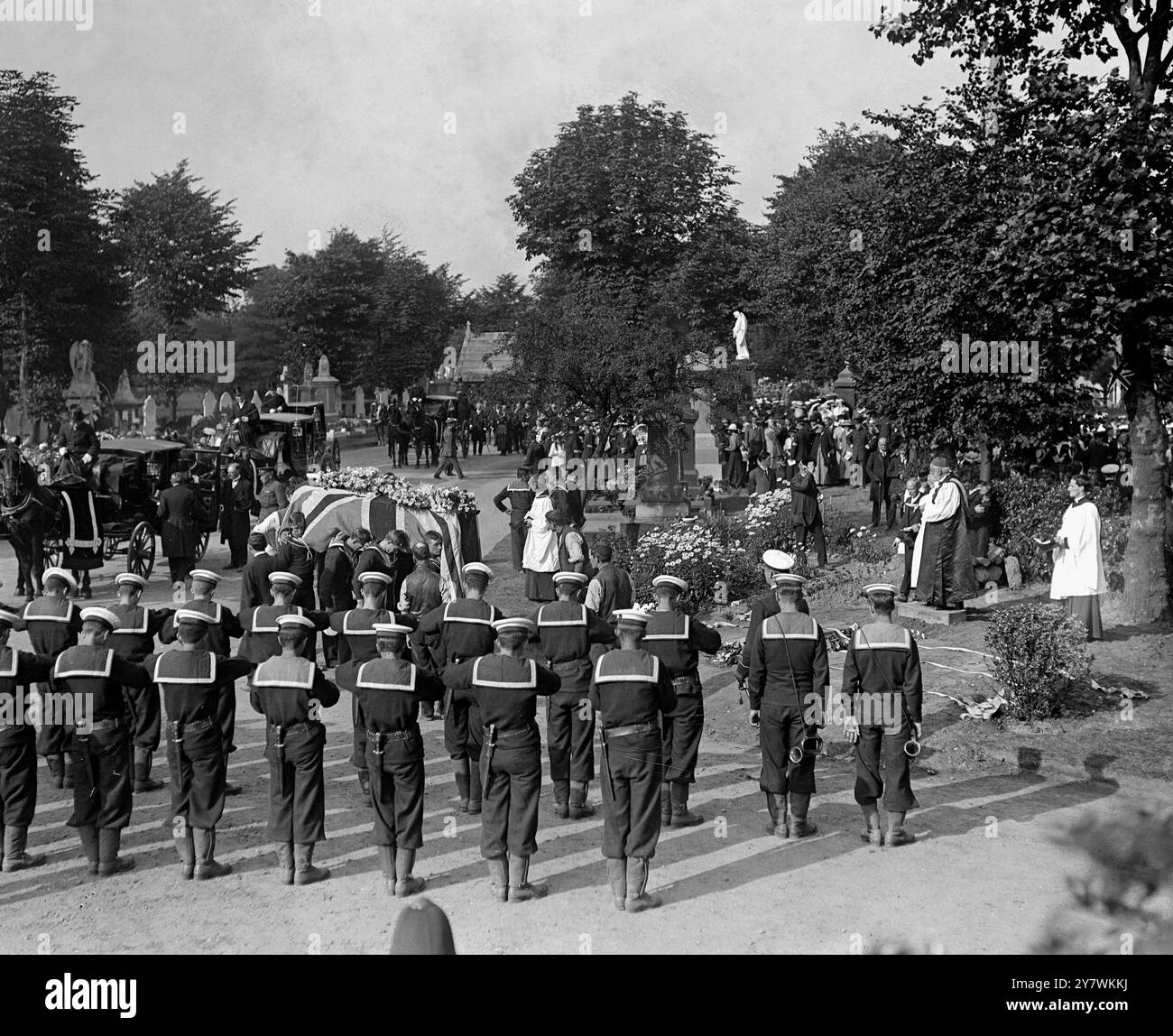 Die Beerdigung von Boy Cornwell im Manor Park. Der 16-Jährige Jack Cornwell erhielt posthum das Victoria Cross für Galanterie in der Schlacht von Jütland . 12. Oktober 1916 Stockfoto