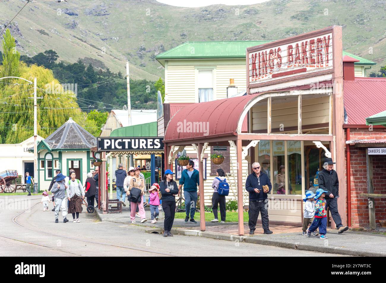 Vintage-Geschäfte in der Hauptstraße, Ferrymead Heritage Park, Ferrymead, Christchurch (Ōtautahi), Canterbury, Neuseeland Stockfoto