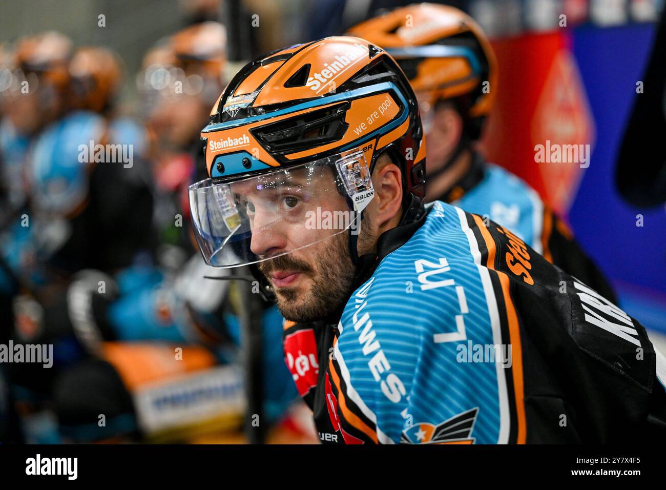 Linz, Österreich. Oktober 2024. LINZ, ÖSTERREICH -1. OKTOBER: Andreas Kristler von Steinbach Black Wings Linz während des zweitägigen EISHOCKEY League-Spiels zwischen Steinbach Black Wings Linz und Migross Supermercati Asiago Hockey in der Linz AG Eisarena am 1. Oktober 2024 in Linz, Österreich.241001 SEPA 20 071 - 20241001 PD14721 Credit: APA-PictureDesk/Alamy Live News Stockfoto