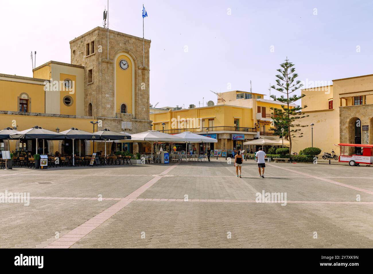 Platia Elefetherias (Freiheitsplatz, Marktplatz) mit Café Aigli (Aegli) in Kos-Stadt auf der Insel Kos in Griechenland Stockfoto