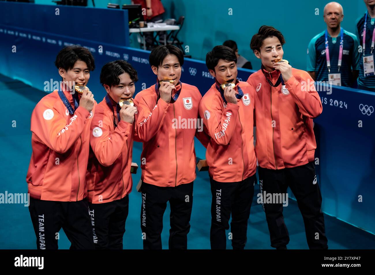 Team Japan, Gold, während des Finales des künstlerischen Turns der Männer-Teams bei den Olympischen Sommerspielen 2024. Stockfoto