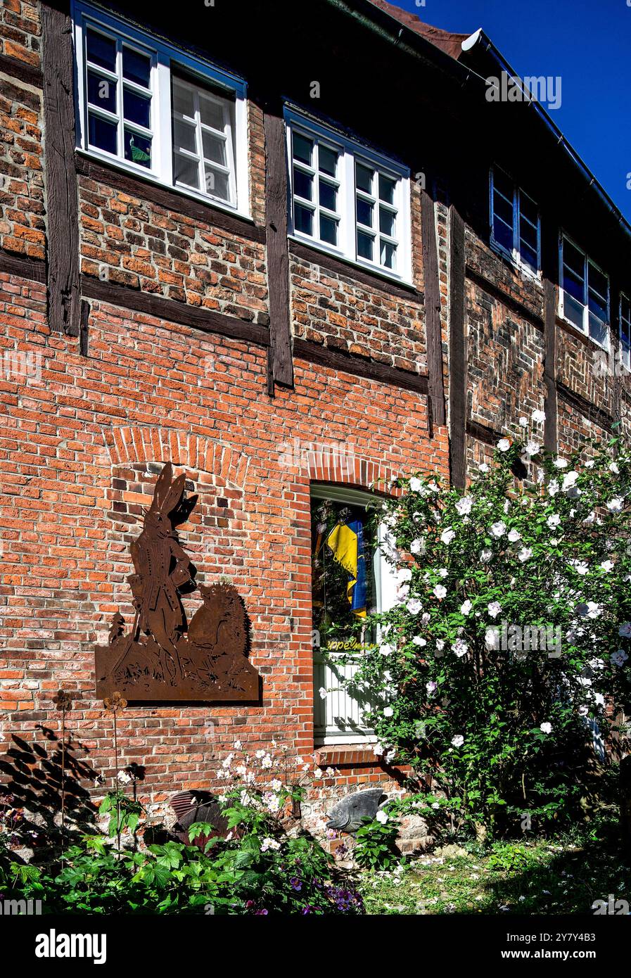 Hase und Igel, Hoyers Gang, ehemaliger Slum in der Altstadt von Buxtehude, Niedersachsen Stockfoto
