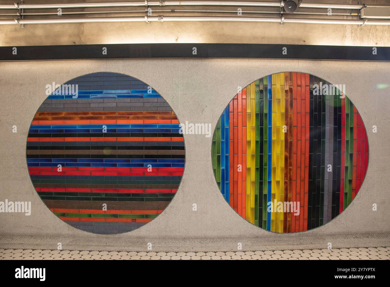 Circle 1966 an der U-Bahnstation Peel in Montreal, Quebec, Kanada Stockfoto