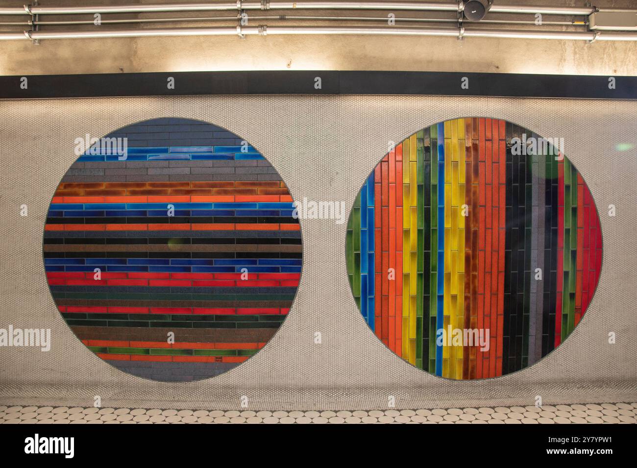 Circle 1966 an der U-Bahnstation Peel in Montreal, Quebec, Kanada Stockfoto