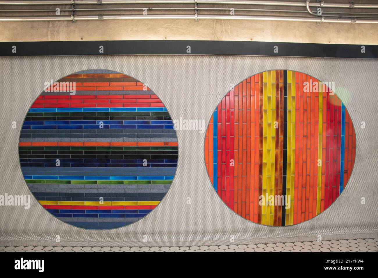 Circle 1966 an der U-Bahnstation Peel in Montreal, Quebec, Kanada Stockfoto