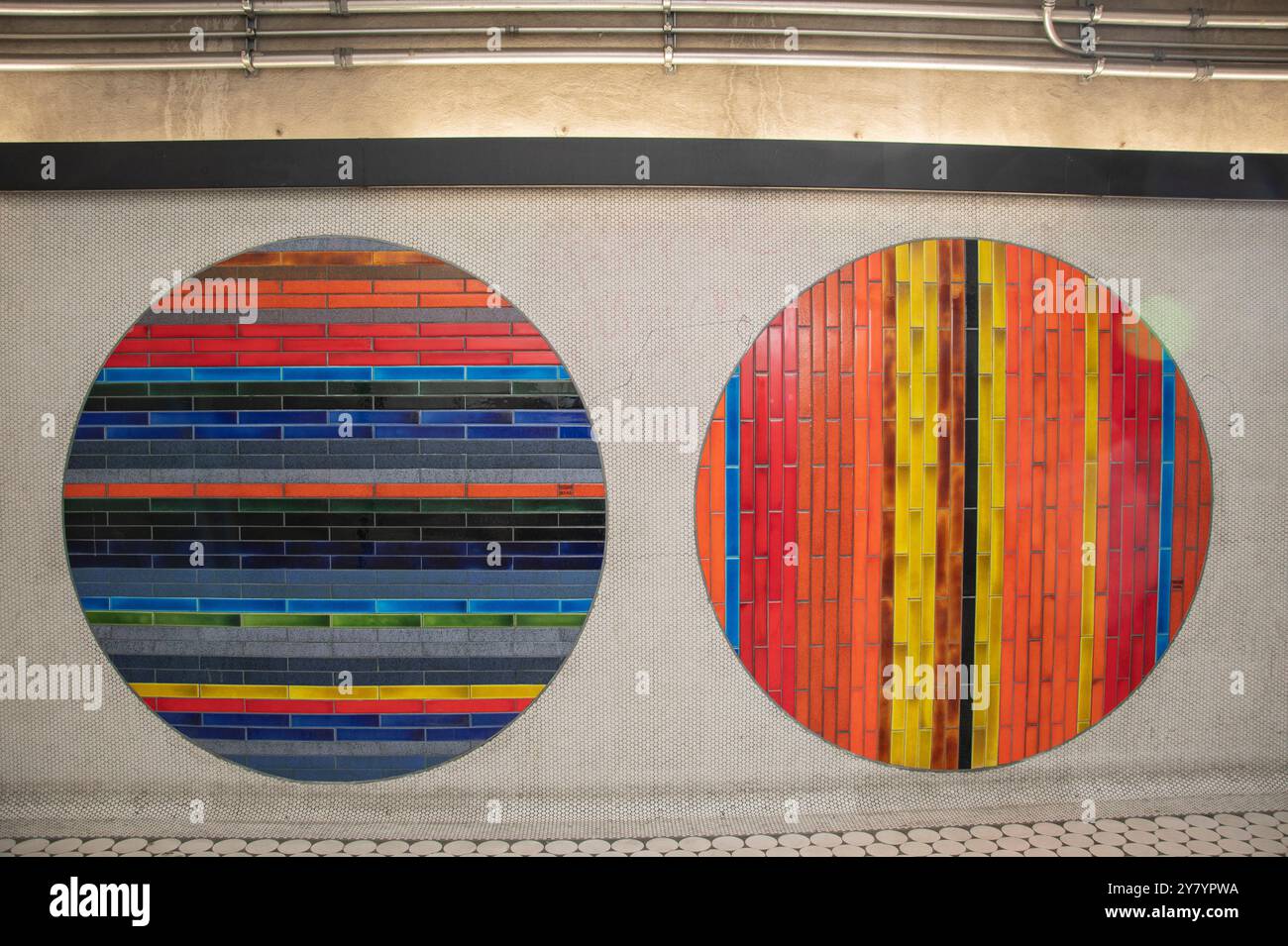 Circle 1966 an der U-Bahnstation Peel in Montreal, Quebec, Kanada Stockfoto