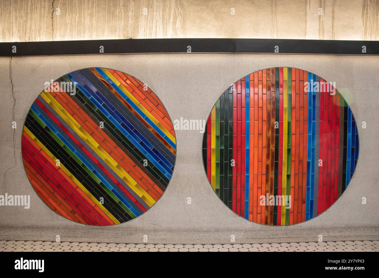 Circle 1966 an der U-Bahnstation Peel in Montreal, Quebec, Kanada Stockfoto