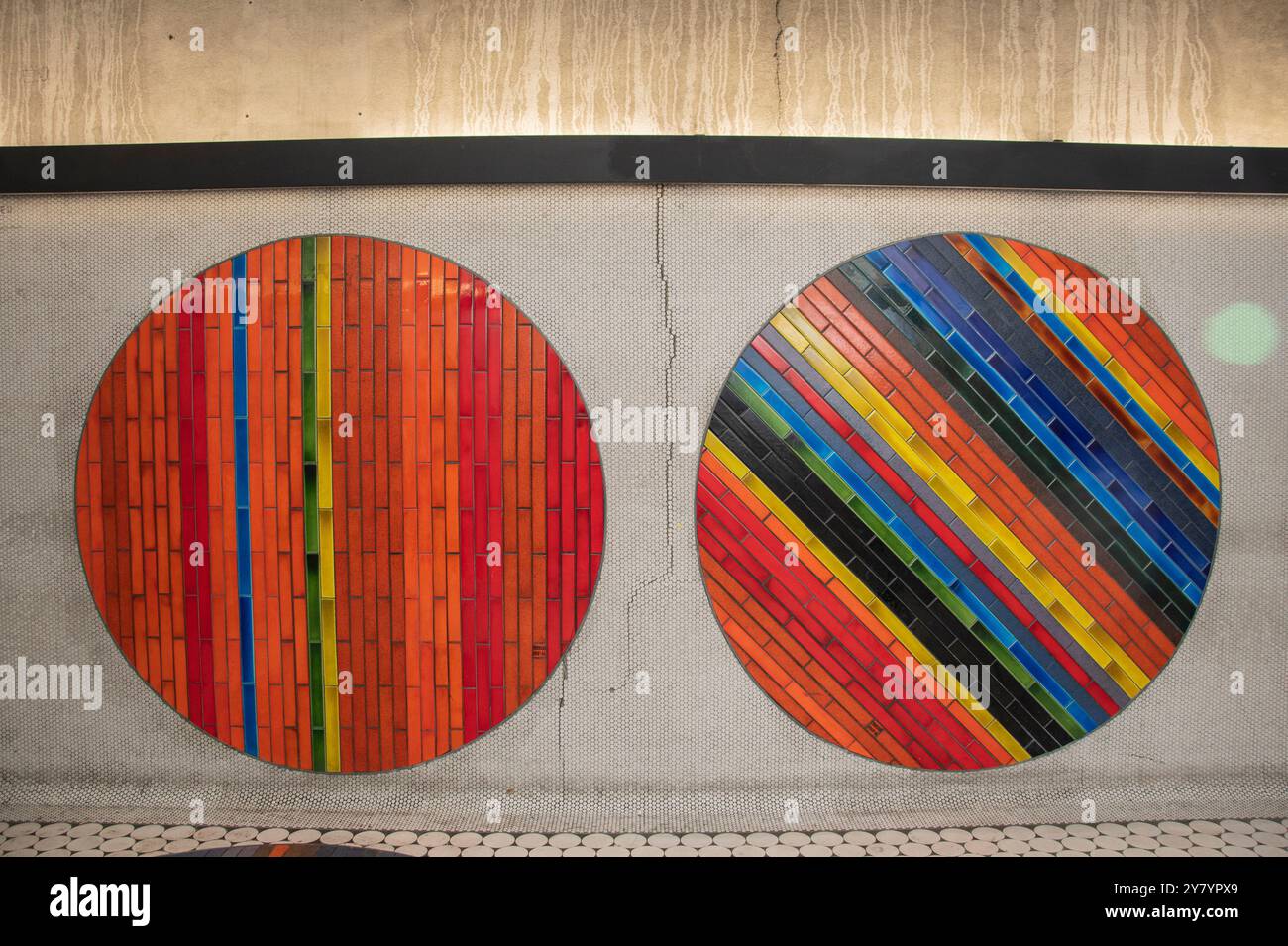 Circle 1966 an der U-Bahnstation Peel in Montreal, Quebec, Kanada Stockfoto