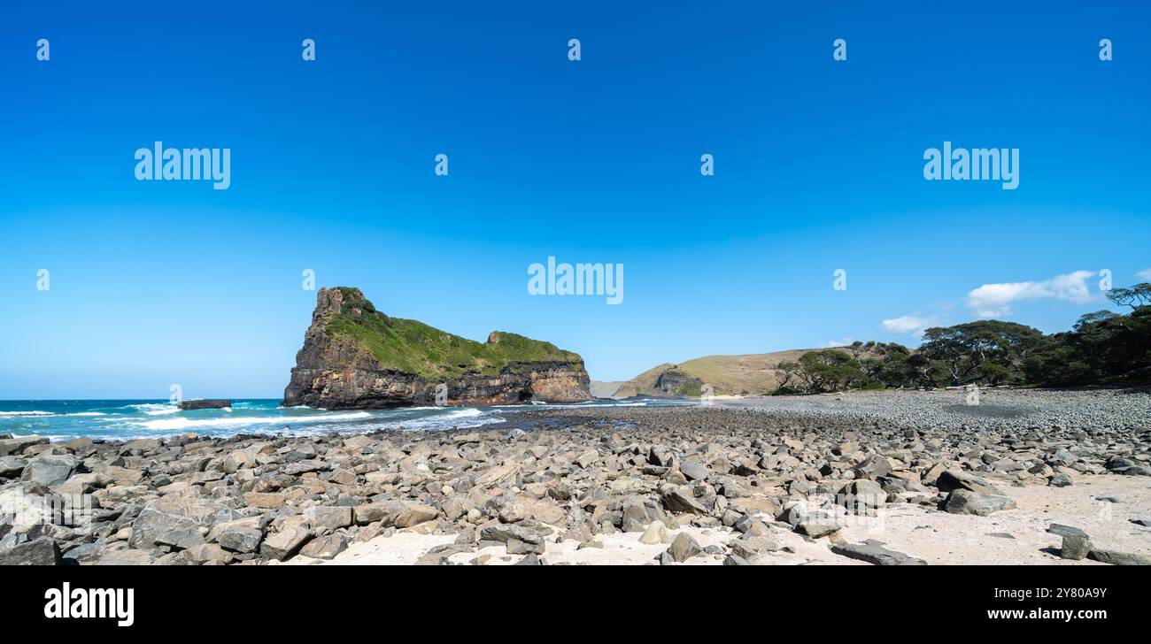 Das Loch in der Mauer, ein außergewöhnlicher natürlicher Bogen auf dem Indischen Ozean, im östlichen Kap, an der Wild Coast, Südafrika Stockfoto