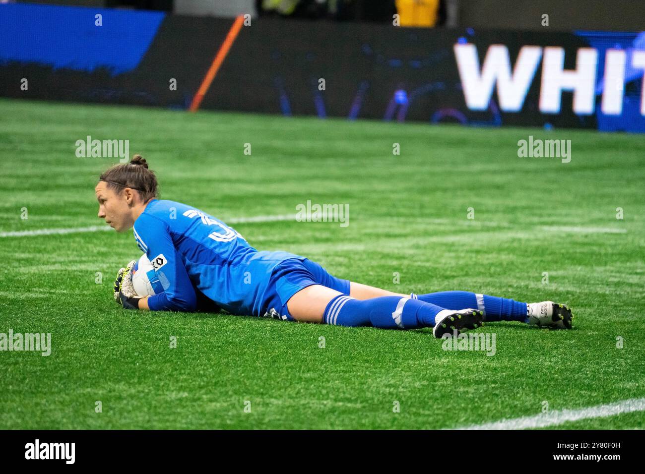 Vancouver, Kanada. Oktober 2024. Vancouver, British Columbia, Kanada, 1. Oktober 2024: Morgan McAslan (33 Vancouver Whitecaps FC Girls Elite) spart während des Gruppenspiels des CONCACAF W Champions Cup zwischen Vancouver Whitecaps FC Girls Elite und San Diego Wave im BC Place Stadium in Vancouver, British Columbia, Kanada (NUR REDAKTIONELLE VERWENDUNG). (Amy Elle/SPP) Credit: SPP Sport Press Photo. /Alamy Live News Stockfoto