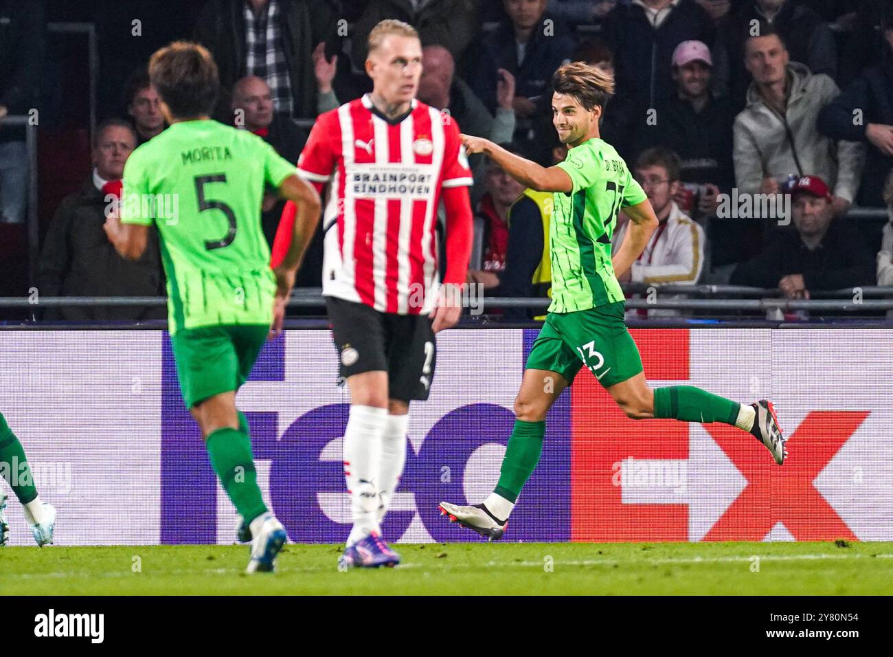 Daniel Braganca vom Sporting Clube de Portugal feiert sein Tor 1-1 während der UEFA Champions League, der League-Phase und des Fußballspiels am 2. Spieltag zwischen PSV Eindhoven und Sporting Clube de Portugal am 1. Oktober 2024 im Philips Stadion in Eindhoven, Niederlande Stockfoto