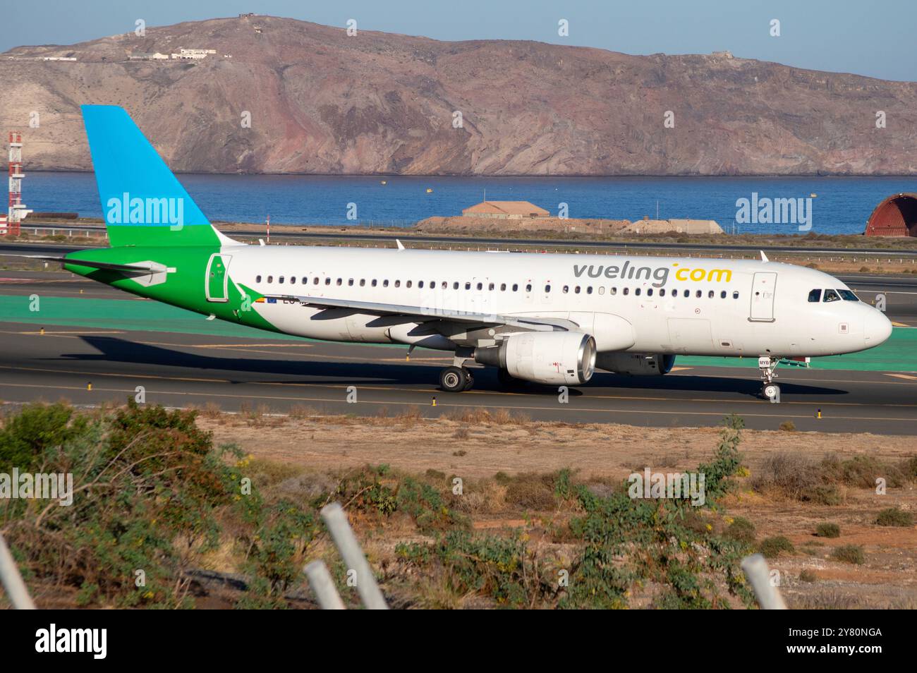 Airbus A320 Flugzeug der Vueling Airline am Gran Canaria Flughafen Gando. Stockfoto