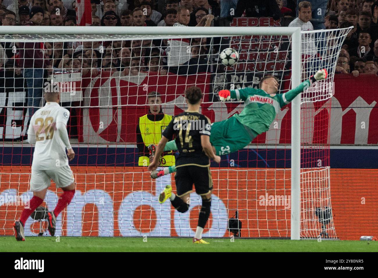 Tor zum 1:1 durch Kaan Kairinen (AC Sparta Prag, #06) im Bild Alexander Nuebel (VfB Stuttgart, #33) GER, VfB Stuttgart vs. AC Sparta Prag, Fussball, Herren, UEFA Champions League, 2. Spieltag, Spielzeit 2024/2025, 01.10.2024, Foto: Eibner-Pressefoto/Wolfgang Frank Stockfoto