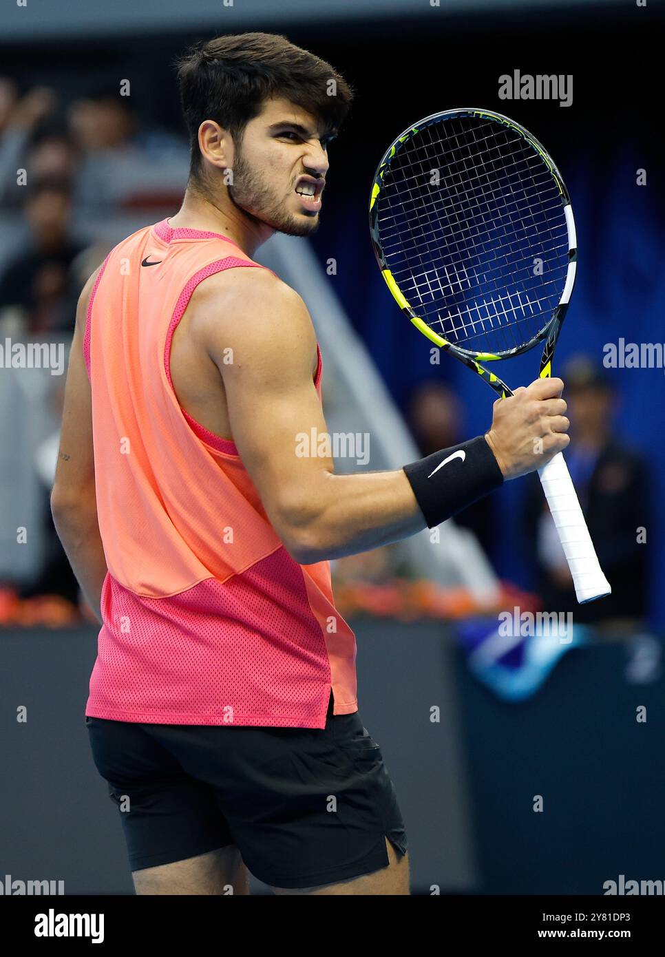 Peking, China. Oktober 2024. Carlos Alcaraz aus Spanien feiert während des Men's Singles Final zwischen Jannik Sinner aus Italien und Carlos Alcaraz aus Spanien beim Tennis-Turnier der China Open 2024 in Peking, Hauptstadt Chinas, am 2. Oktober 2024. Quelle: Wang Lili/Xinhua/Alamy Live News Stockfoto