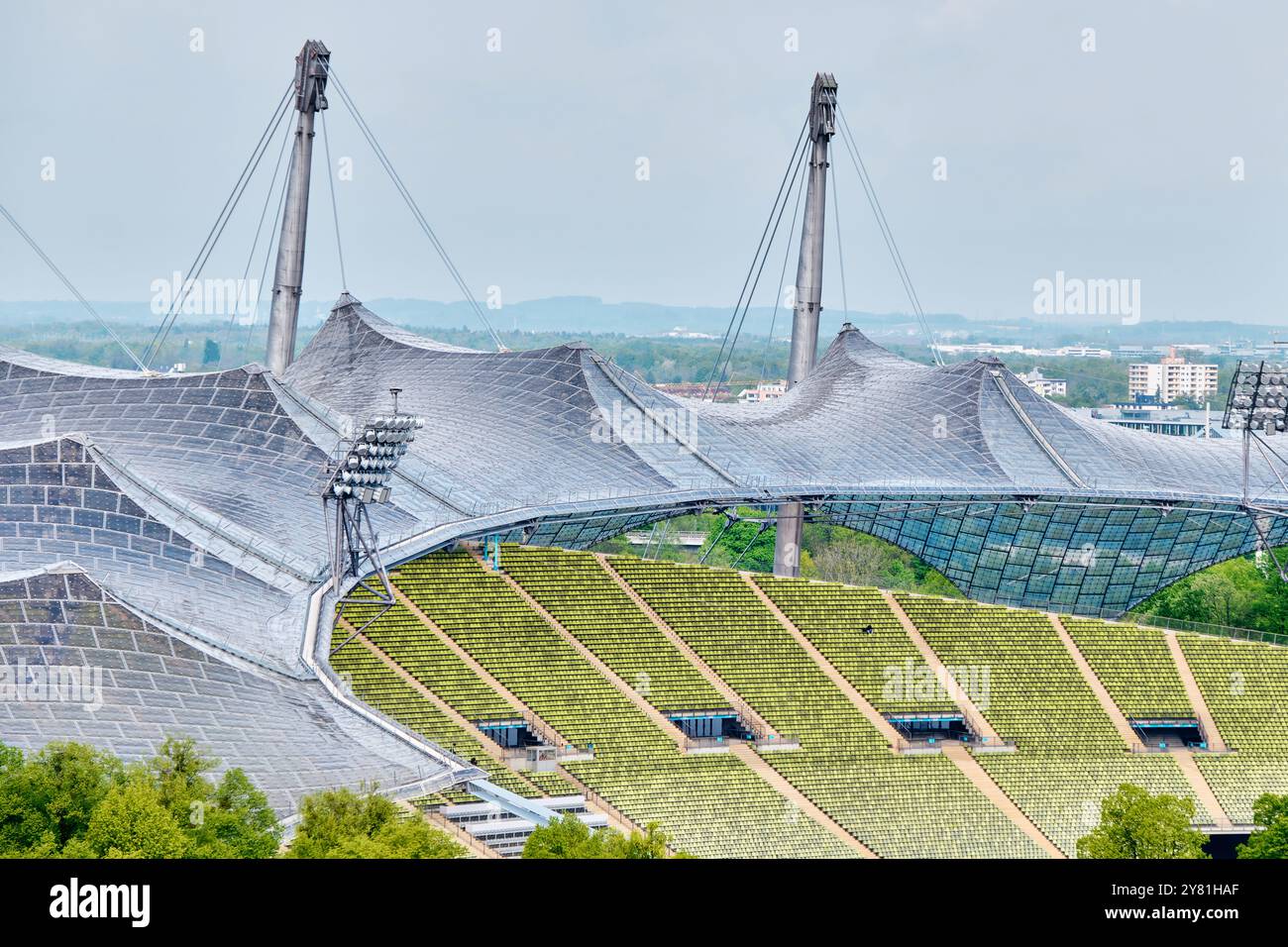 München - 18. April 2024: Olympiapark ist ein Olympiapark, der für die Olympischen Sommerspiele 1972 errichtet wurde Stockfoto