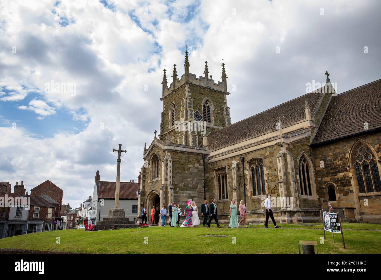 Die Marktstadt Alford. Der geplante Standort einer New National Grid Substation in Asserby nahe der Historic Town of Alford, Lincolnshire. Das Umspannwerk wird Teil eines neuen Netzes aus oberer und unterirdischer Stromleitung sein, das Strom vom Offshore-Windpark auf die Ostküste Englands hinauf und hinunter transportiert. Stockfoto