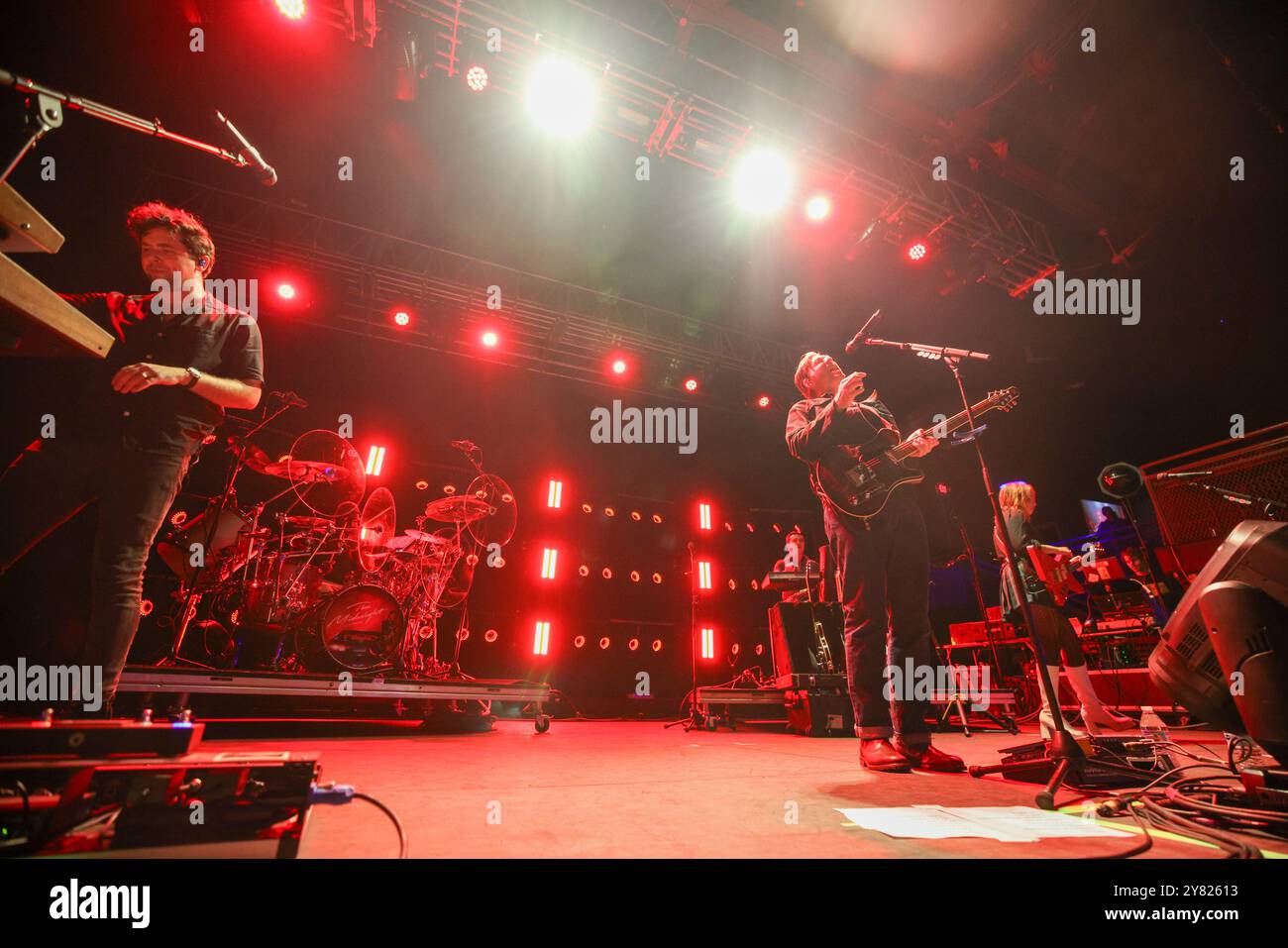 Philadelphia, USA. Oktober 2024. The Midnight tritt am 1. Oktober 2024 in der Franklin Music Hall in Philadelphia, PA auf ihrer CHROM NIGHTS Tour mit Chromeo auf. (Foto: Nick Piacente/SIPA USA) Credit: SIPA USA/Alamy Live News Stockfoto