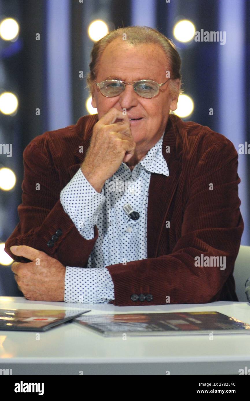 Mailand Italien 20/09/2008: Renzo Arbore, italienischer Sänger, während der Musiksendung „Scalo 76“ Stockfoto