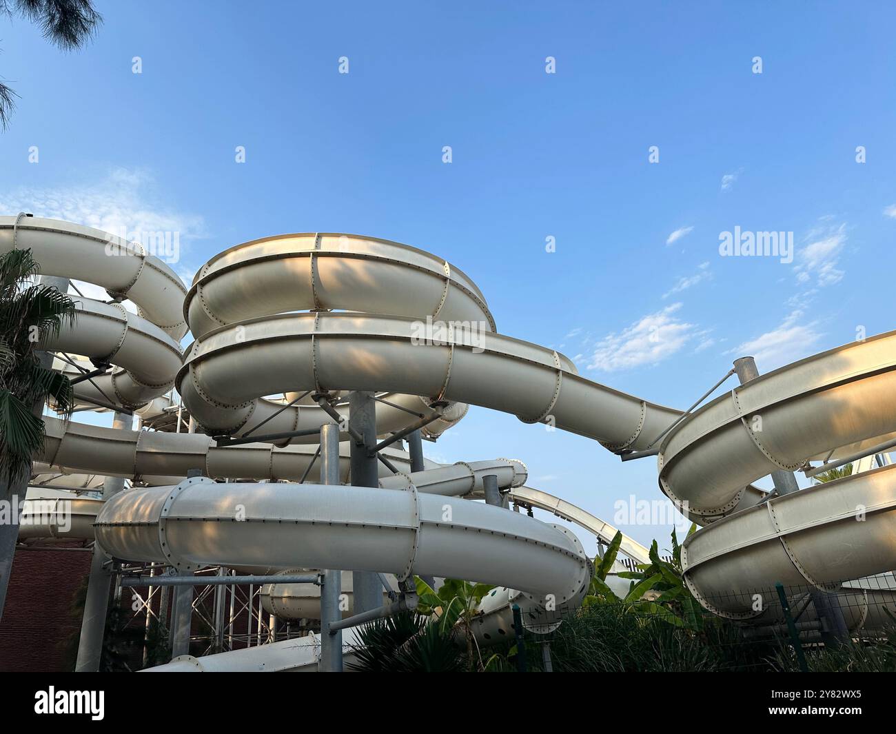 rajce favdolls fun Water slide children -Fotos und -Bildmaterial in hoher Auflösung – Alamy