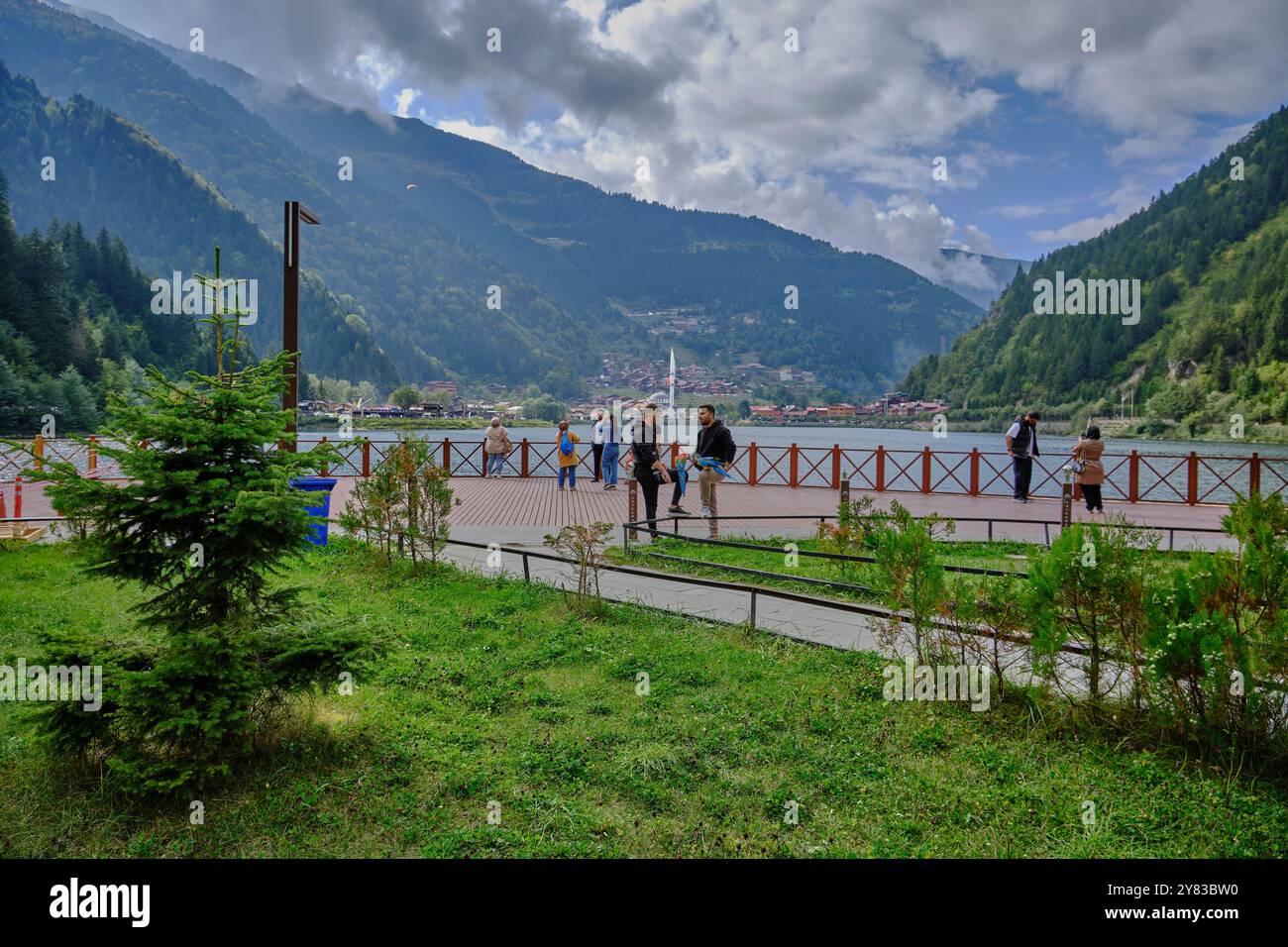Der Uzungöl See (Long Lake) ist ein See im Süden der Stadt Trabzon im Bezirk Caykara der Provinz Trabzon in der Türkei. Stockfoto