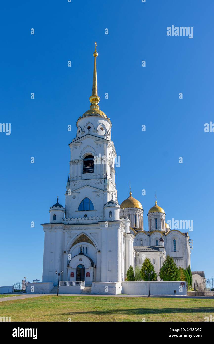 Außenansicht der Dormition Cathedral in Wladimir, Russland, ein bemerkenswertes Gebäude aus dem 12. Jahrhundert und UNESCO-Weltkulturerbe Stockfoto