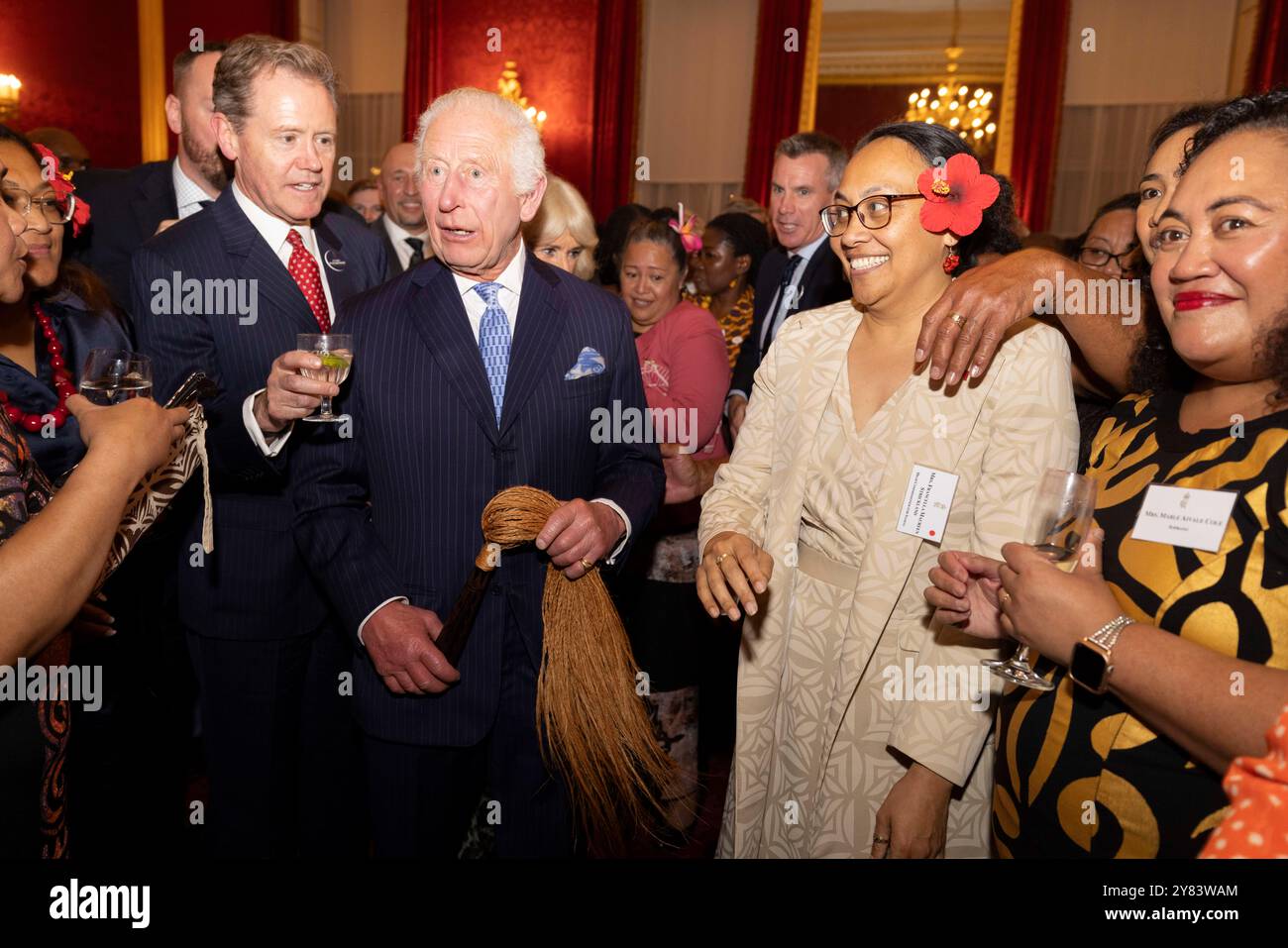 Ihre Majestäten König Karl III. Und Königin Camilla veranstalten im St. James's Palace einen Empfang zur Feier der Commonwealth Diaspora für über 300 Gäste. Stockfoto